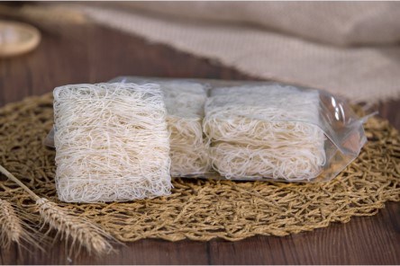 Caratteristiche organiche bianche Tagliatelle di riso essiccato