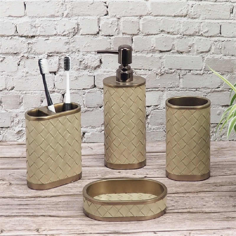 All'ingrosso polyresin toilette articoli sanitari articoli set 4 pezzi accessori per il bagno in oro opaco