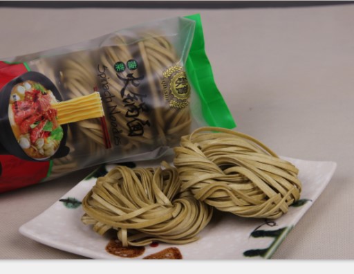 Noodles spinaci