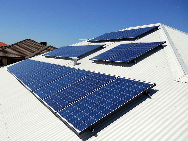 Sistema di montaggio del tetto in metallo Staffe di montaggio del pannello solare per il tetto di lamina