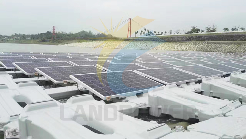 Sistemi di montaggio solare galleggianti