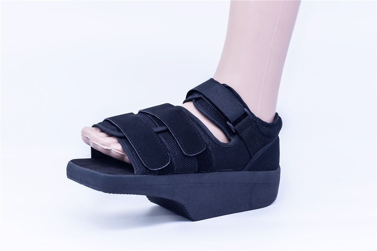 Scaricamento di scarpe da caccia post-op ortho wedge walker per ulcere diabetici del piede con indumenti a maglia d'aria