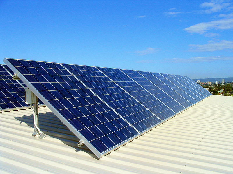 Staffa solare regolabile del sistema di montaggio del tetto del triangolo