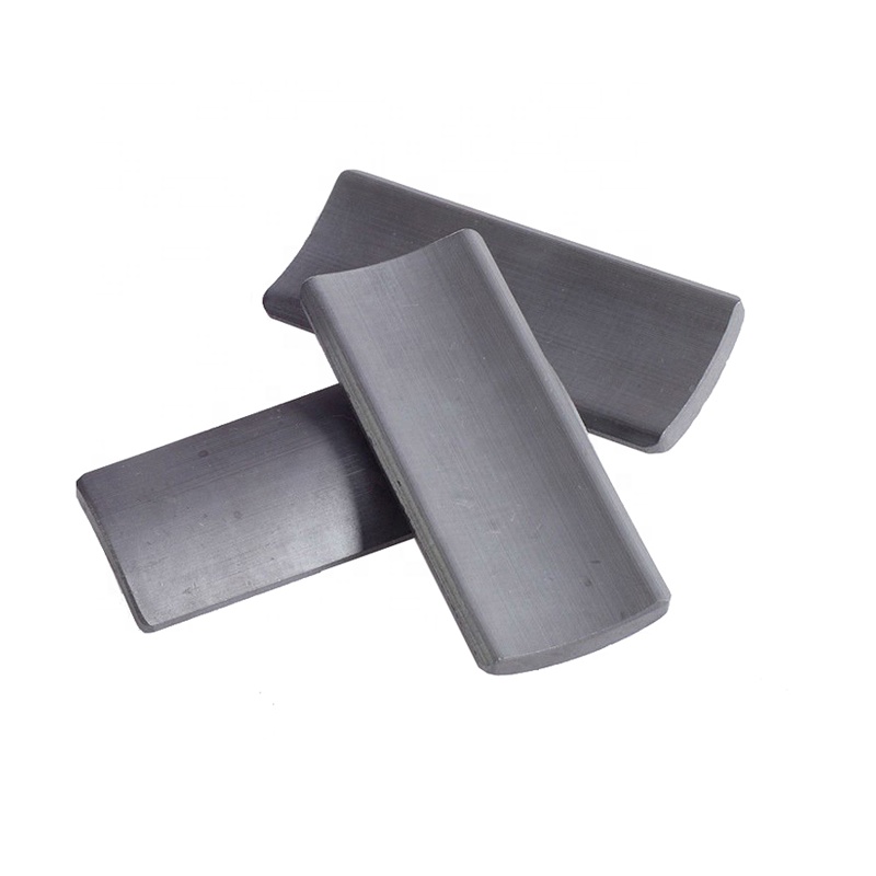 Magnete in ferrite di qualità superiore Magnete in ferrite ad arco ceramico Magnete in ferrite personalizzato